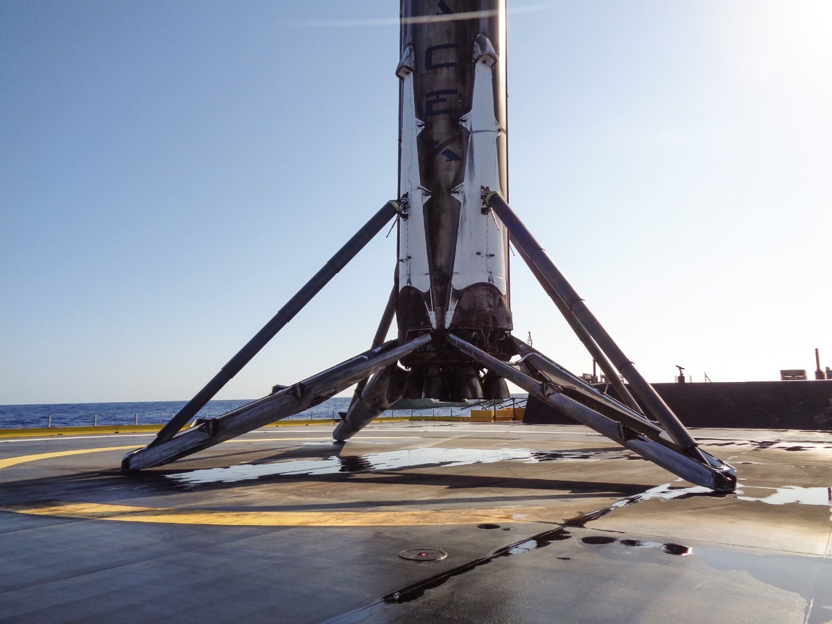 Your Phone Can Now Text a Satellite